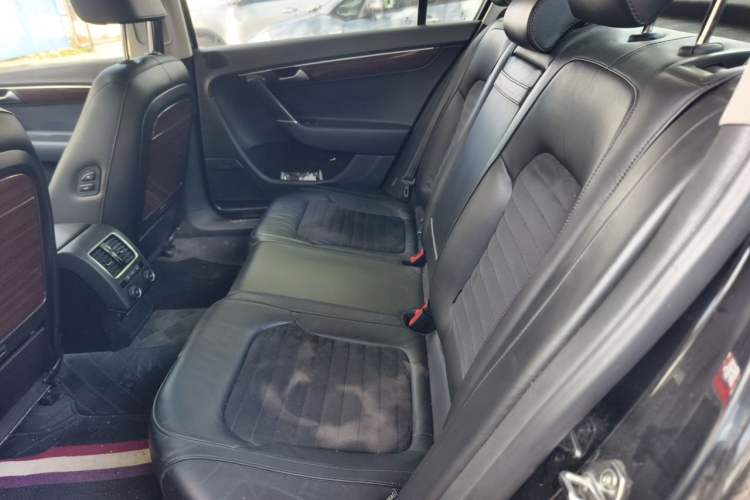 Used Volkswagen Magotan 2016 1.8TSI Luxury Comfort Model Left Rear Seat