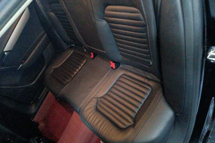 Used Volkswagen Magotan 2016 1.8TSI Smart Enjoyment Leading Model Left Rear Seat