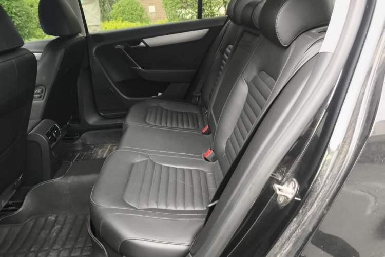 Used Volkswagen Magotan 2016 1.8TSI Smart Comfort Model Left Rear Seat