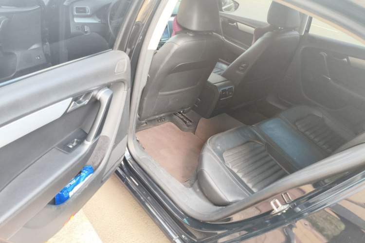 Used Volkswagen Magotan 2016 1.8TSI Smart Comfort Model Left Rear Seat