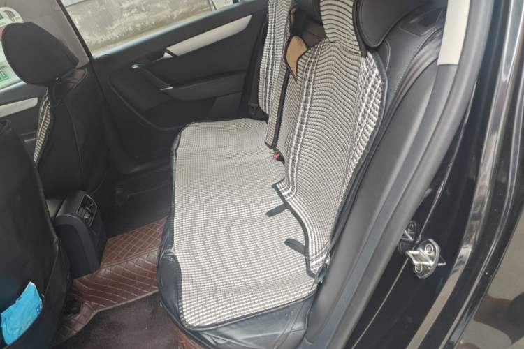 Used Volkswagen Magotan 2016 1.8TSI Smart Comfort Model Left Rear Seat