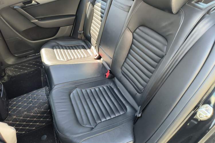 Used Volkswagen Magotan 2016 1.8TSI Smart Comfort Model Left Rear Seat