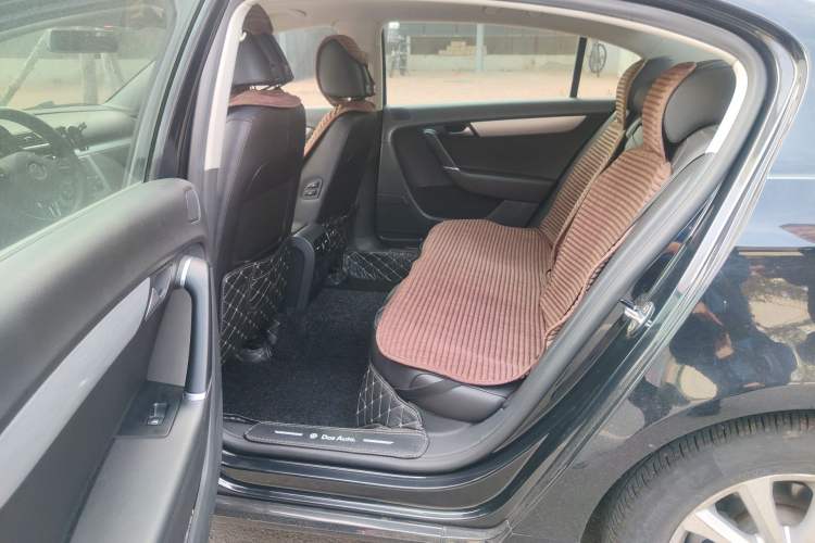 Used Volkswagen Magotan 2016 1.8TSI Smart Comfort Model Left Rear Seat