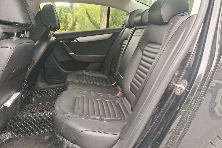 Used Volkswagen Magotan 2016 1.8TSI Smart Comfort Model Left Rear Seat