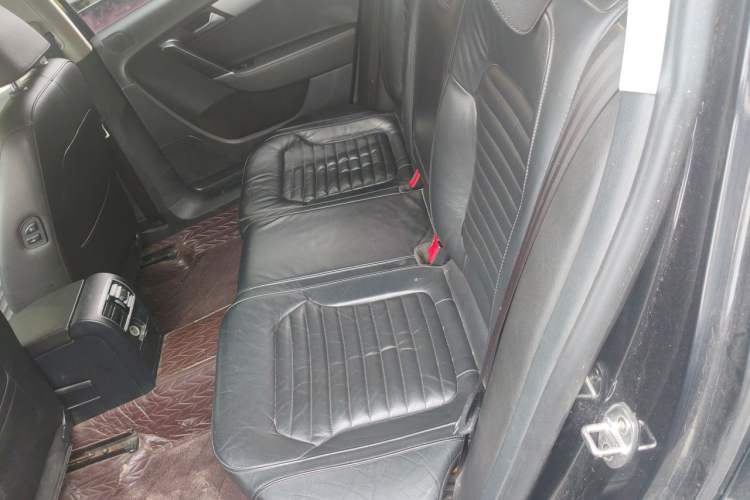 Used Volkswagen Magotan 2016 1.8TSI Smart Comfort Model Left Rear Seat