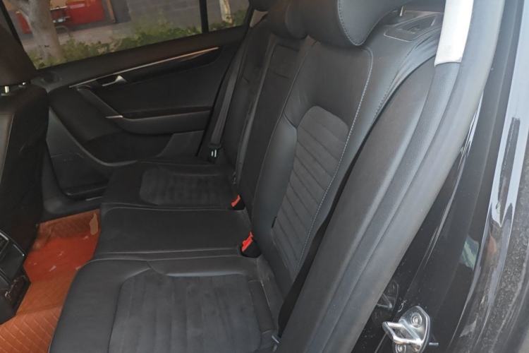 Used Volkswagen Magotan 2016 1.8TSI Luxury Comfort Model Left Rear Seat