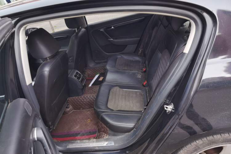 Used Volkswagen Magotan 2016 1.8TSI Luxury Comfort Model Left Rear Seat