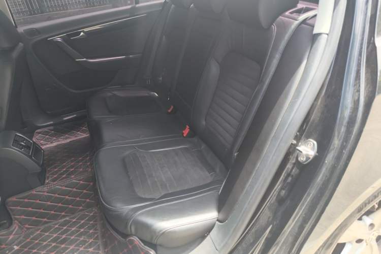 Used Volkswagen Magotan 2016 1.8TSI Luxury Comfort Model Left Rear Seat