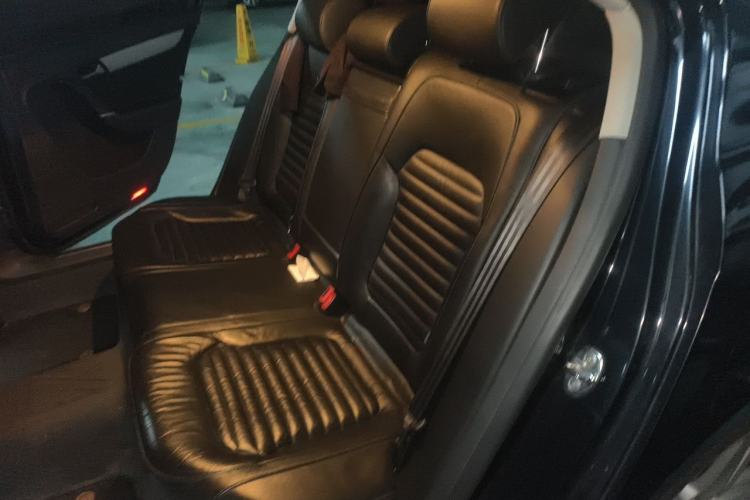 Used Volkswagen Magotan 2016 1.8TSI Smart Comfort Model Left Rear Seat
