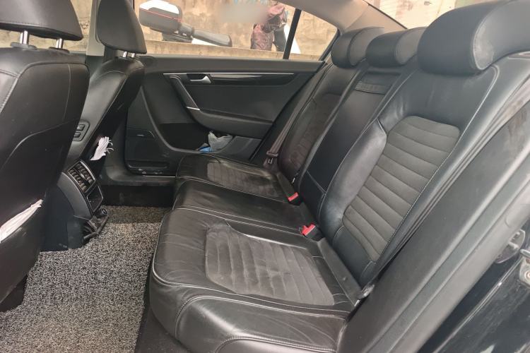 Used Volkswagen Magotan 2016 1.8TSI Luxury Comfort Model Left Rear Seat