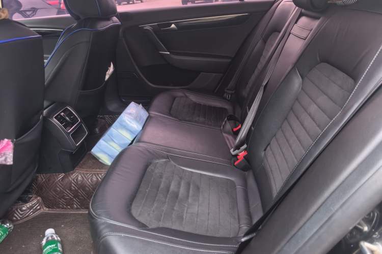 Used Volkswagen Magotan 2016 1.8TSI Luxury Comfort Model Left Rear Seat