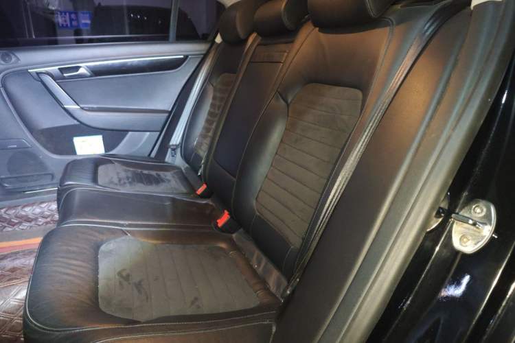 Used Volkswagen Magotan 2016 2.0 TSI Luxury Comfort Version Left Rear Seat