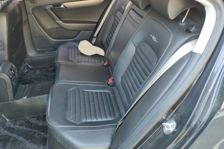 Used Volkswagen Magotan 2016 1.8TSI 25th Anniversary Edition Left Rear Seat