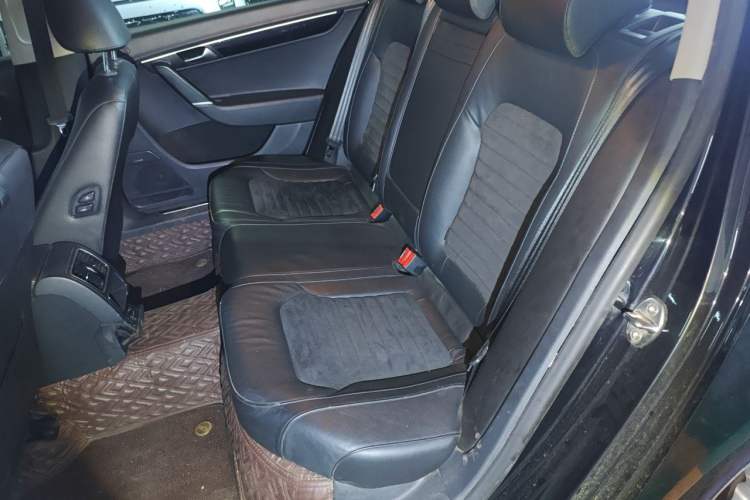Used Volkswagen Magotan 2016 2.0 TSI Luxury Comfort Version Left Rear Seat