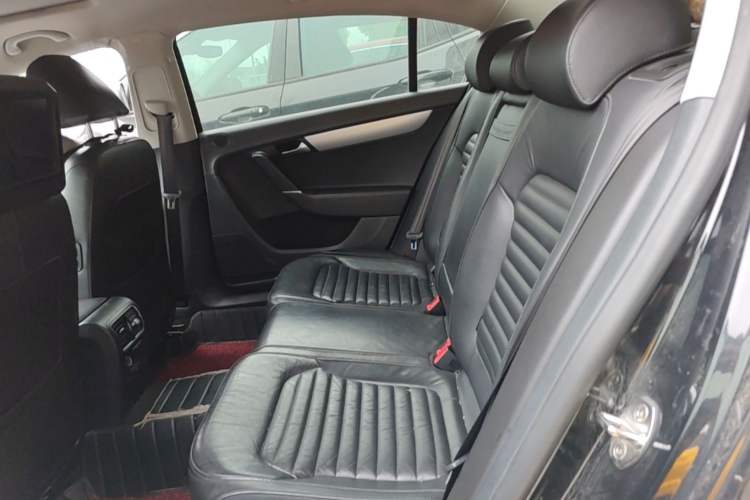 Used Volkswagen Magotan 2016 1.8TSI Smart Comfort Model Left Rear Seat