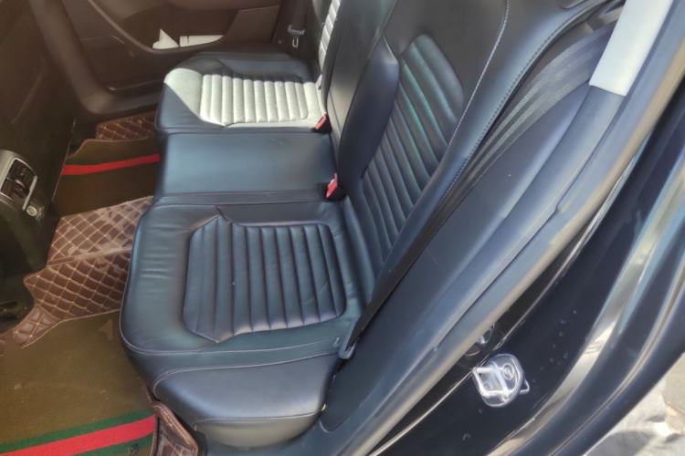 Used Volkswagen Magotan 2016 1.8TSI Smart Comfort Model Left Rear Seat