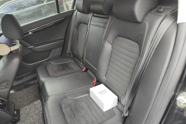 Used Volkswagen Magotan 2016 1.8TSI Luxury Comfort Model Left Rear Seat