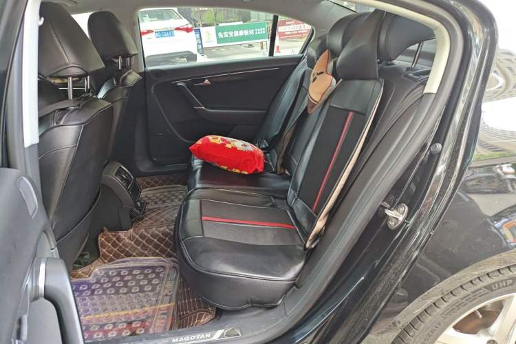 Used Volkswagen Magotan 2016 1.8TSI Luxury Comfort Model Left Rear Seat