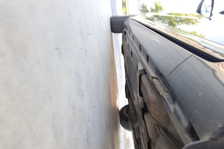 Used Volkswagen Magotan 2016 1.8TSI Smart Comfort Model Left Side Sill