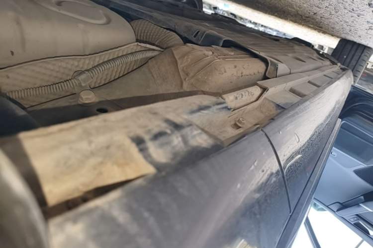 Used Volkswagen Magotan 2016 1.8TSI 25th Anniversary Edition Left Side Sill