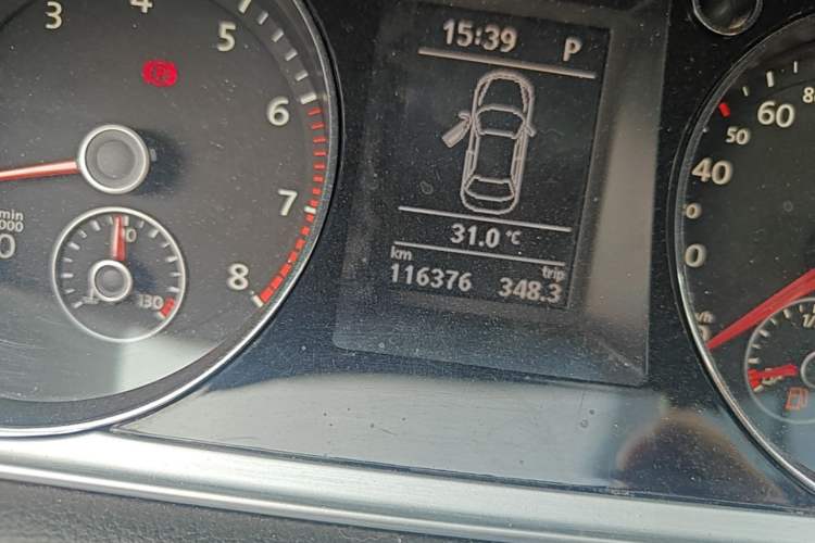 Used Volkswagen Magotan 2016 1.8TSI Smart Enjoyment Leading Model Odometer Close Up