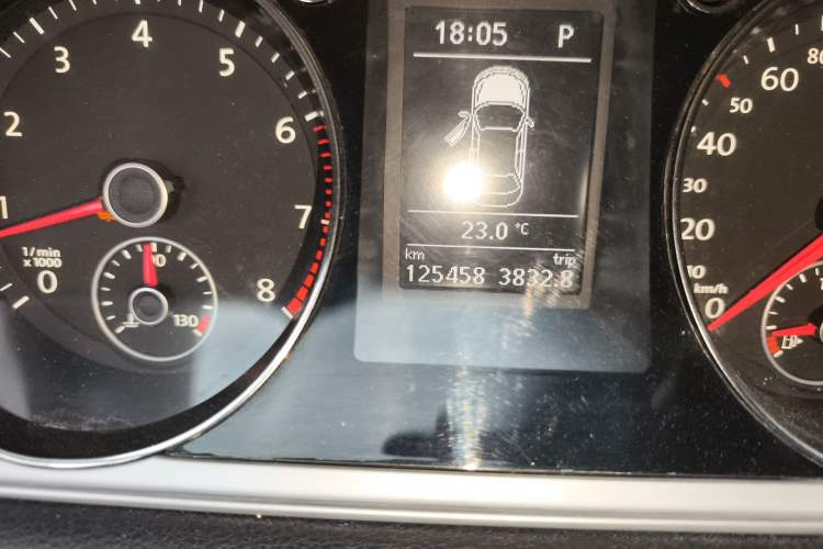 Used Volkswagen Magotan 2016 1.8TSI Smart Enjoyment Leading Model Odometer Close Up