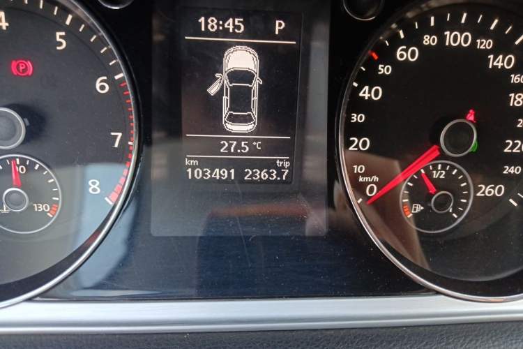 Used Volkswagen Magotan 2016 1.8TSI Smart Enjoyment Leading Model Odometer Close Up