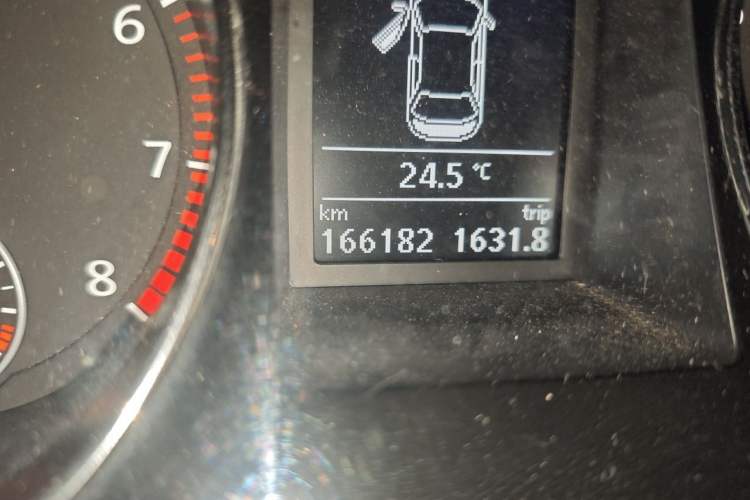 Used Volkswagen Magotan 2016 2.0 TSI Luxury Comfort Version Odometer Close Up