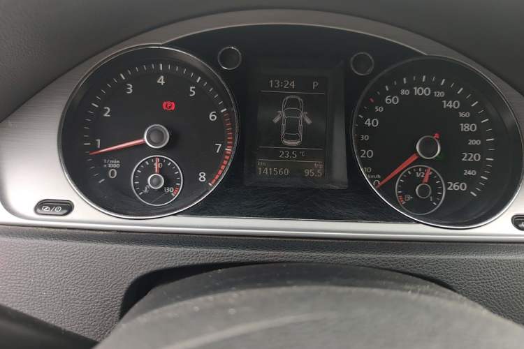 Used Volkswagen Magotan 2016 1.8TSI Smart Enjoyment Leading Model Odometer Close Up