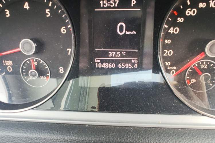 Used Volkswagen Magotan 2016 1.8TSI Smart Enjoyment Leading Model Odometer Close Up