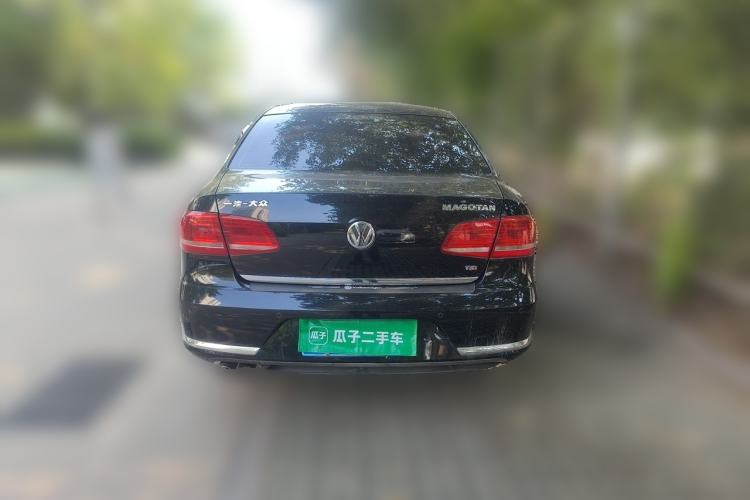 Used Volkswagen Magotan 2016 1.8TSI Luxury Comfort Model Rear