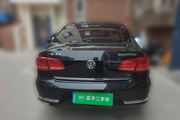 Used Volkswagen Magotan 2016 1.8TSI Luxury Comfort Model Rear