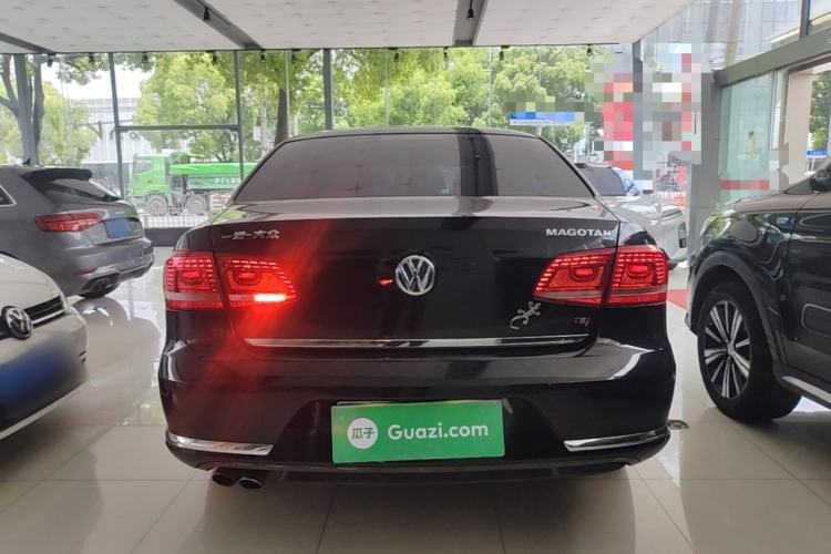 Used Volkswagen Magotan 2016 1.8TSI Luxury Comfort Model Rear