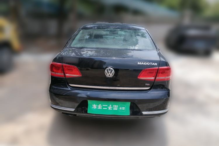 Used Volkswagen Magotan 2016 1.8TSI Luxury Comfort Model Rear