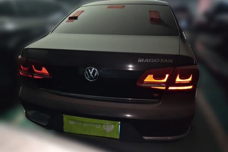 Used Volkswagen Magotan 2016 1.8TSI Luxury Comfort Model Rear
