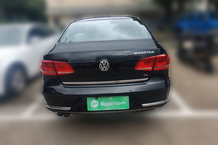 Used Volkswagen Magotan 2016 1.8TSI Luxury Comfort Model Rear