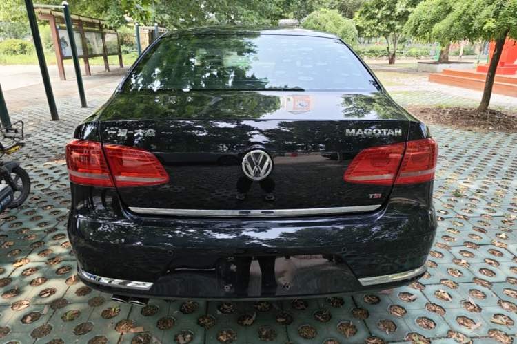 Used Volkswagen Magotan 2016 1.8TSI Smart Comfort Model Rear