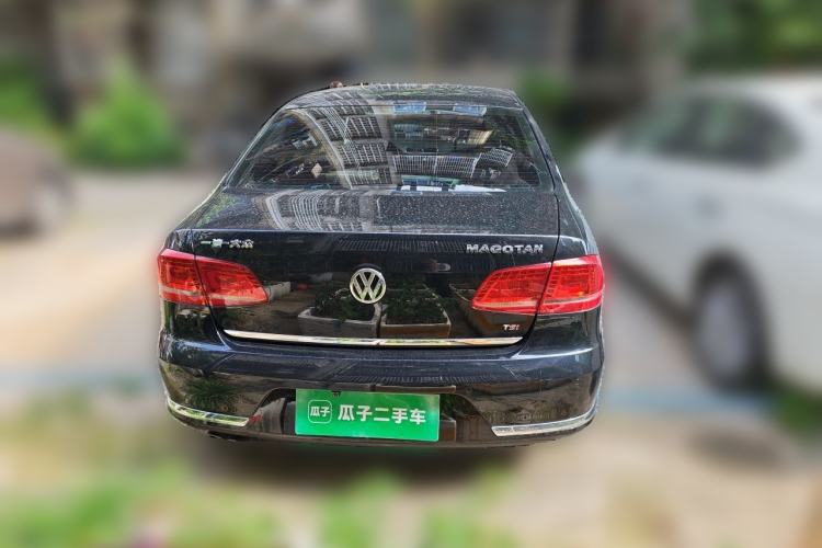 Used Volkswagen Magotan 2016 1.8TSI Luxury Comfort Model Rear