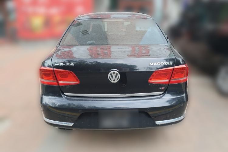 Used Volkswagen Magotan 2016 1.8TSI Luxury Comfort Model Rear
