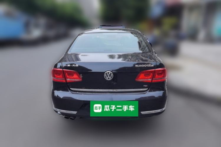 Used Volkswagen Magotan 2016 1.8TSI Luxury Comfort Model Rear