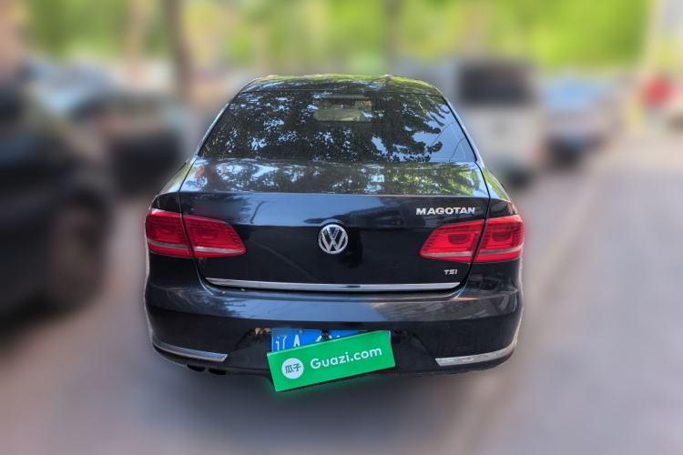 Used Volkswagen Magotan 2016 1.8TSI Luxury Comfort Model Rear