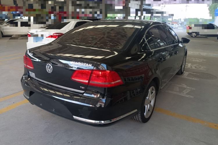 Used Volkswagen Magotan 2016 1.8TSI Luxury Comfort Model Rear Right 45 Deg