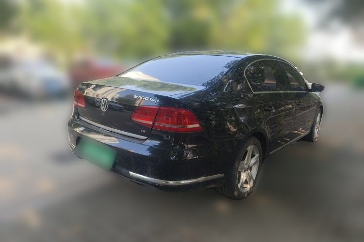 Used Volkswagen Magotan 2016 1.8TSI Luxury Comfort Model Rear Right 45 Deg