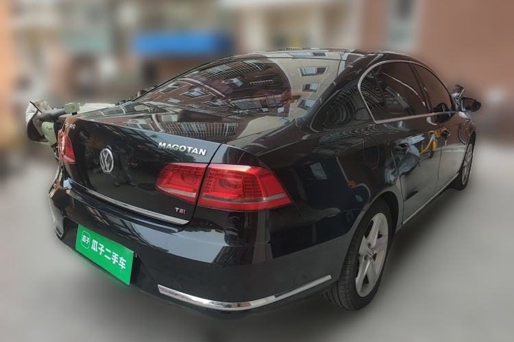 Used Volkswagen Magotan 2016 1.8TSI Luxury Comfort Model Rear Right 45 Deg
