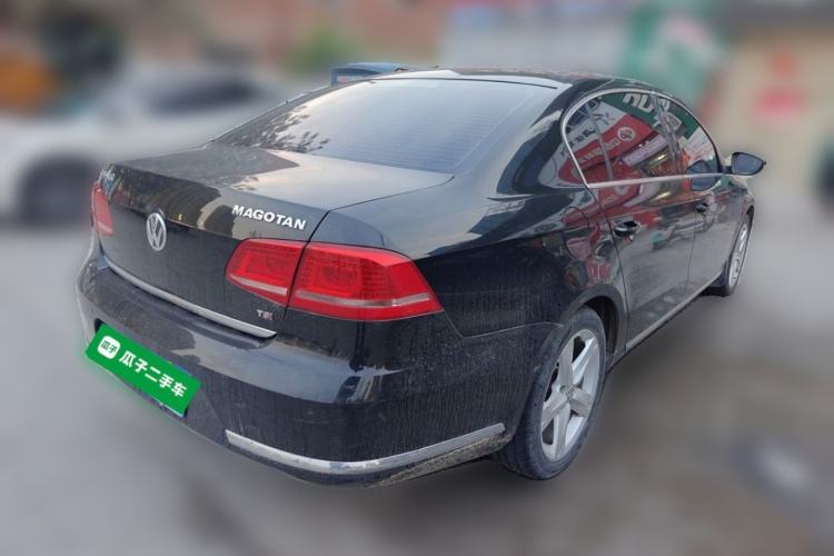 Used Volkswagen Magotan 2016 1.8TSI Luxury Comfort Model Rear Right 45 Deg