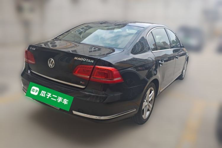 Used Volkswagen Magotan 2016 1.8TSI Luxury Comfort Model Rear Right 45 Deg