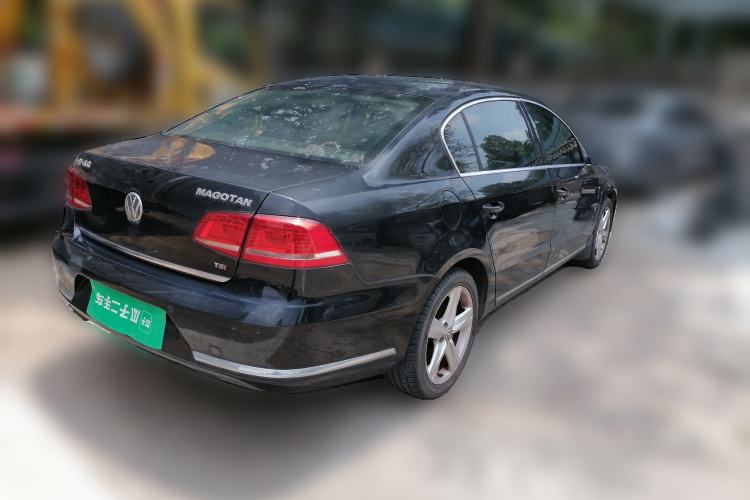 Used Volkswagen Magotan 2016 1.8TSI Luxury Comfort Model Rear Right 45 Deg