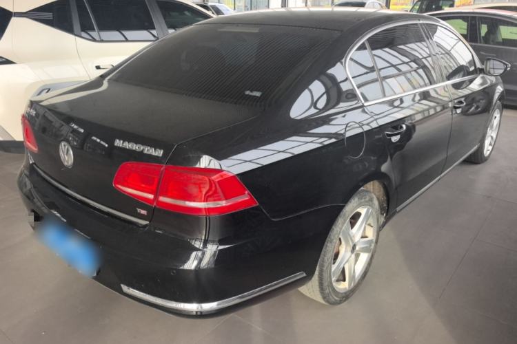 Used Volkswagen Magotan 2016 1.8TSI Luxury Comfort Model Rear Right 45 Deg