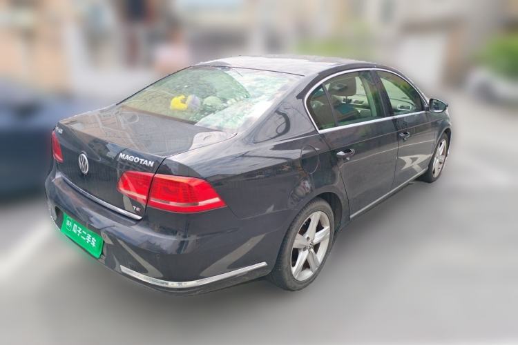 Used Volkswagen Magotan 2016 1.8TSI Luxury Comfort Model Rear Right 45 Deg