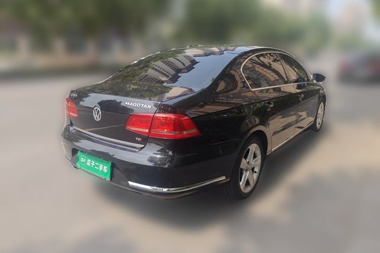 Used Volkswagen Magotan 2016 1.8TSI Luxury Comfort Model Rear Right 45 Deg